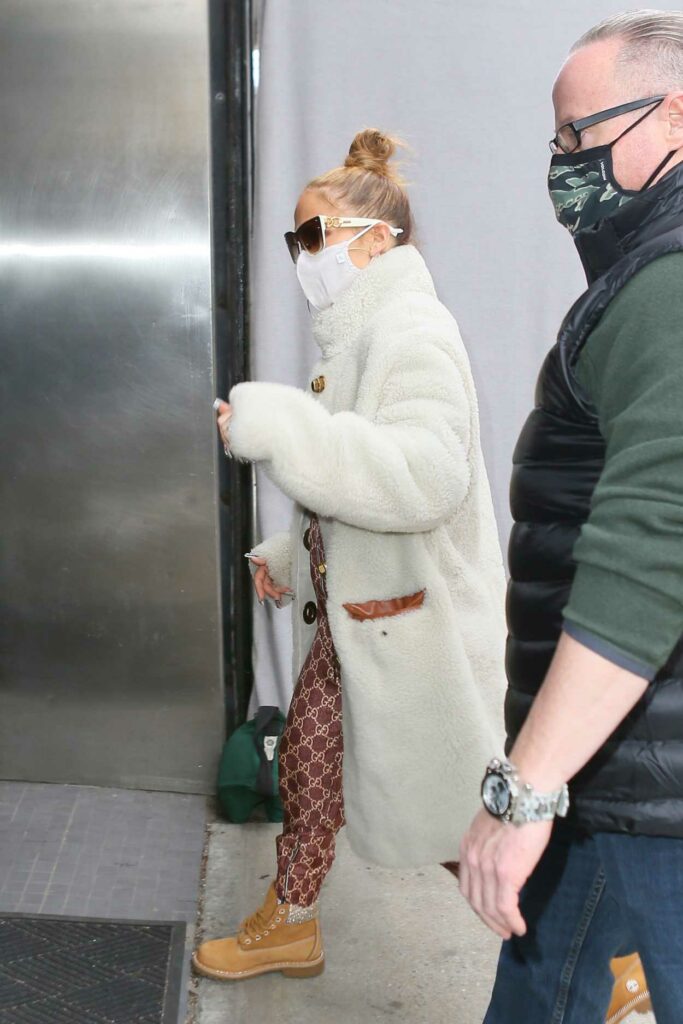 Jennifer Lopez in a White Fur Coat