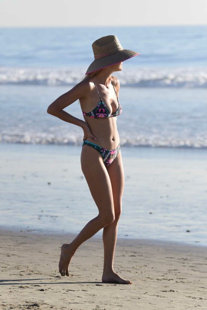 Kelly Rohrbach in Bikini