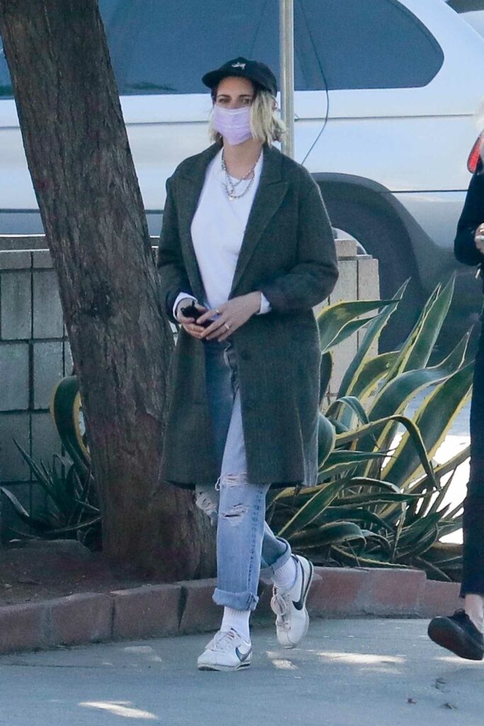 Kristen Stewart in a Grey Coat