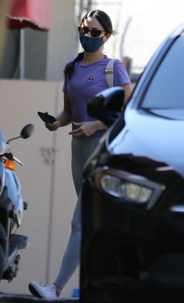 Eiza Gonzalez in a Lilac Tee