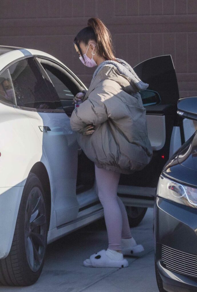 Ariana Grande in a Grey Puffer Jacket
