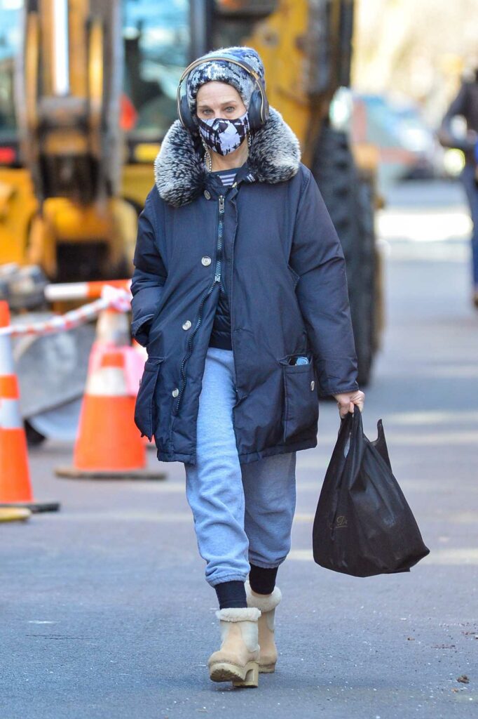 Sarah Jessica Parker in a Blue Puffer Jacket