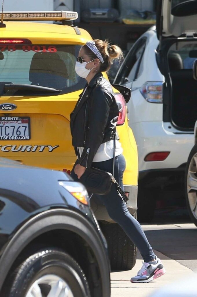 Sarah Michelle Gellar in a Black Leather Jacket