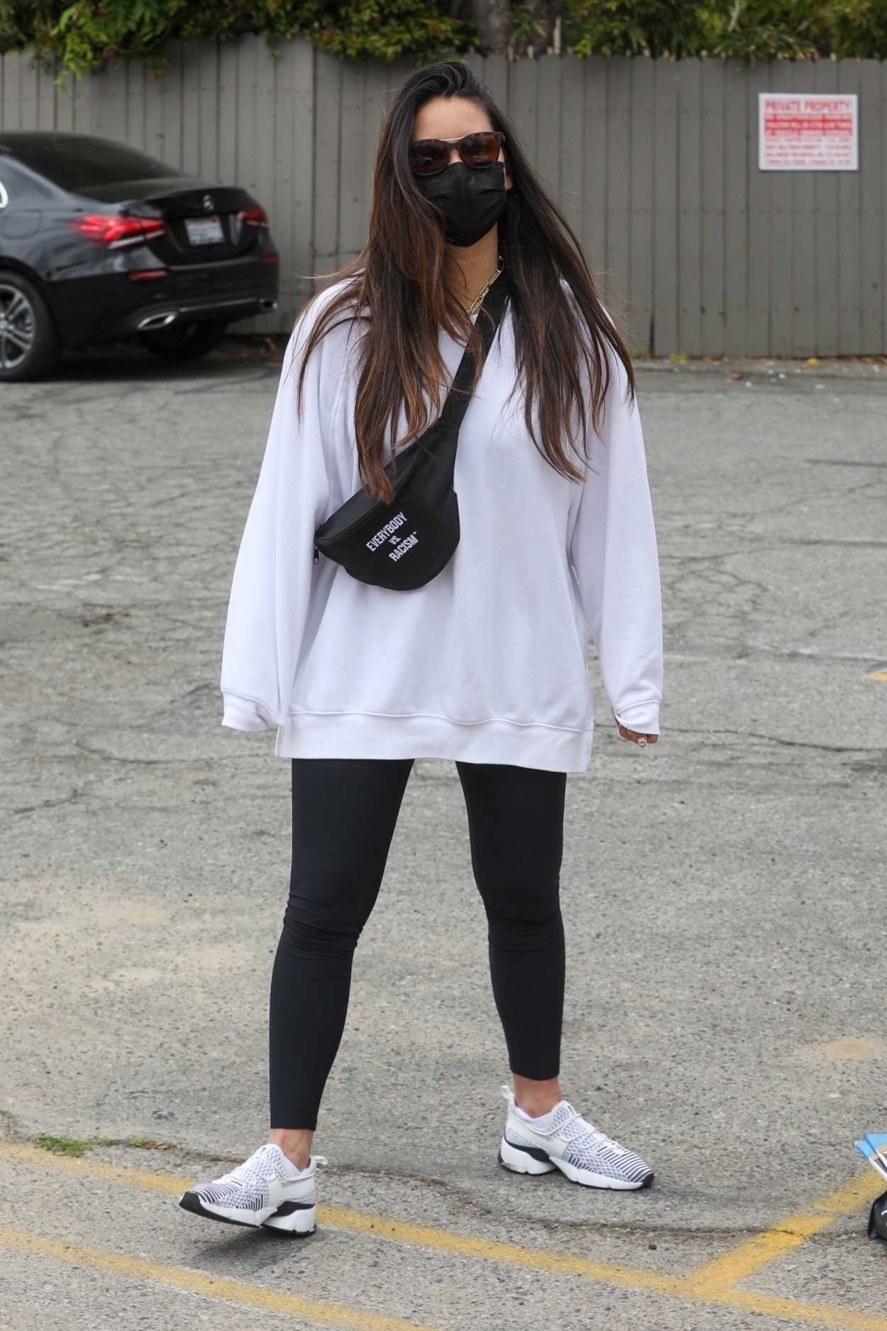 Olivia Munn In A White Sweatshirt Leaves A Pilates Class In West