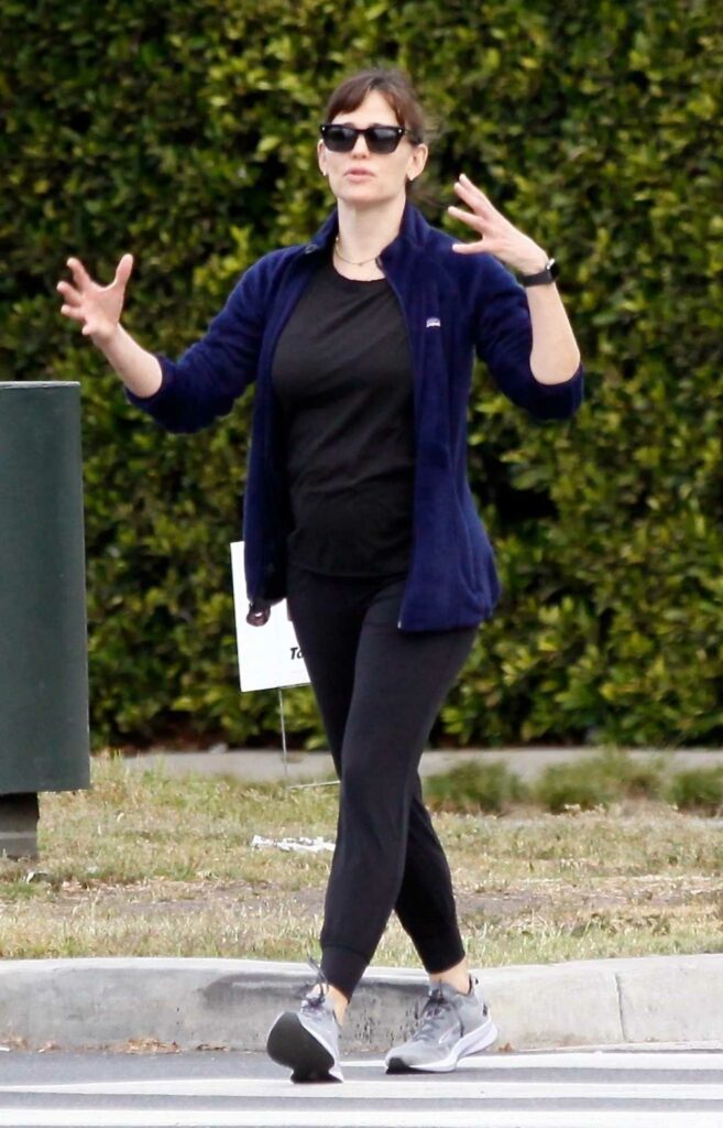 Jennifer Garner in a Black Leggings