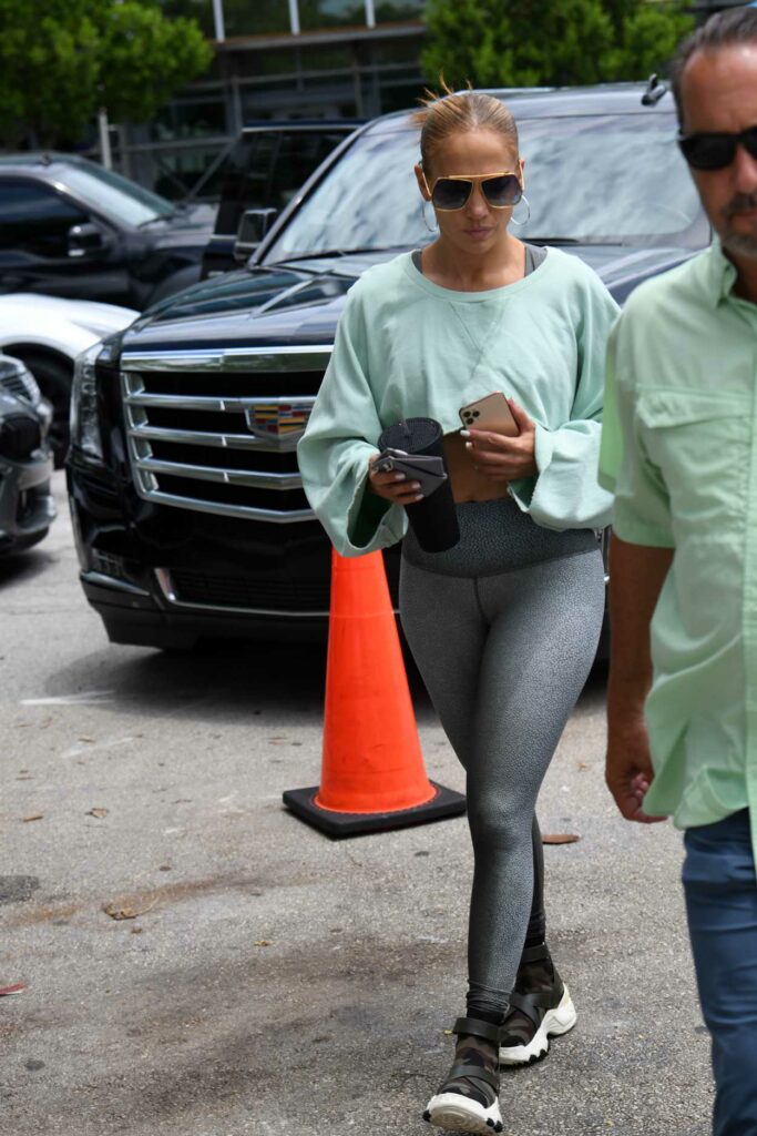Jennifer Lopez in a Grey Leggings