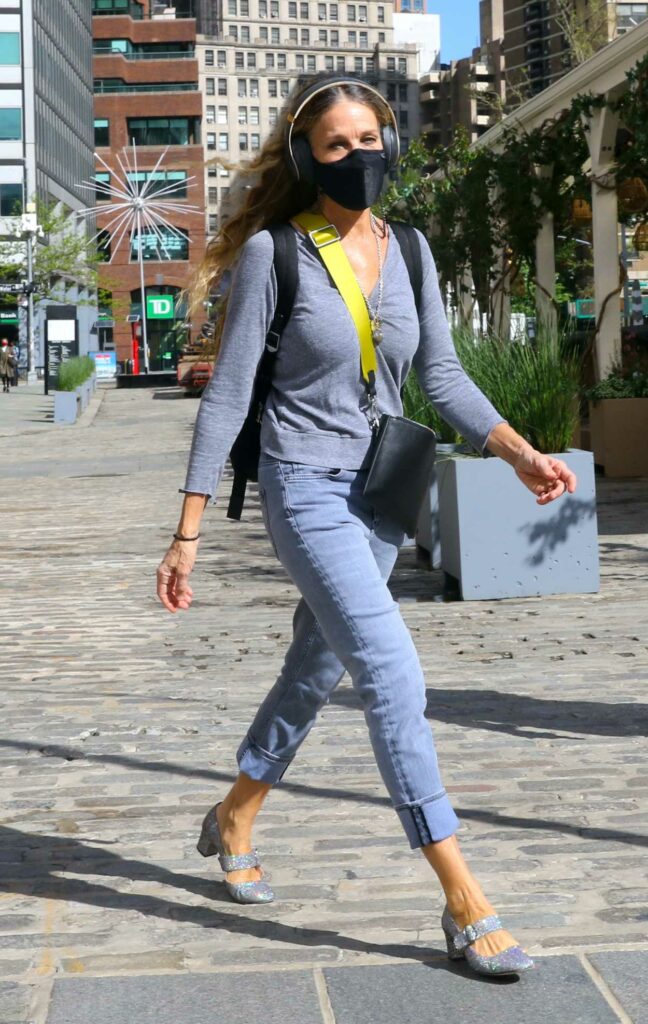 Sarah Jessica Parker in a Black Protective Mask