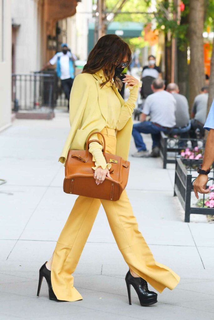 Victoria Beckham in a Yellow Outfit