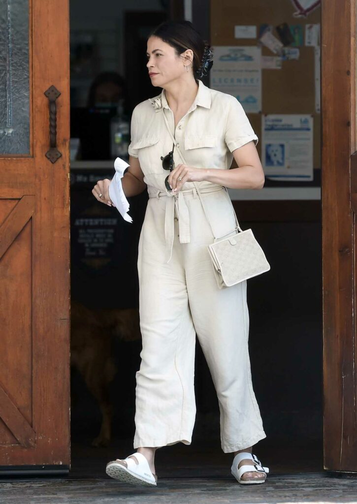 Jenna Dewan in a Beige Jumpsuit