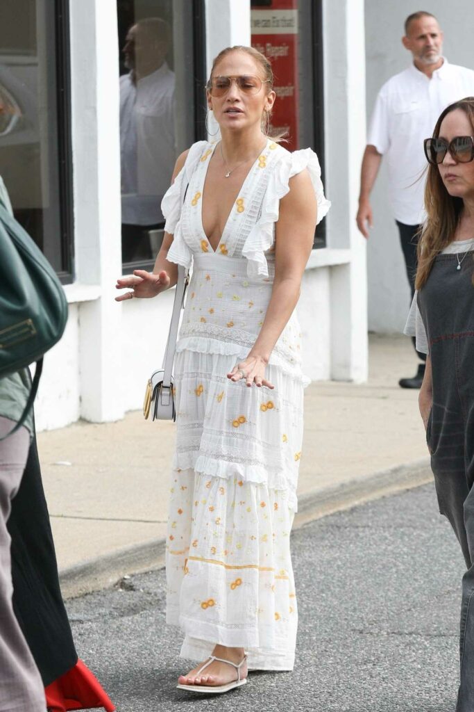 Jennifer Lopez in a White Plunging Summer Dress