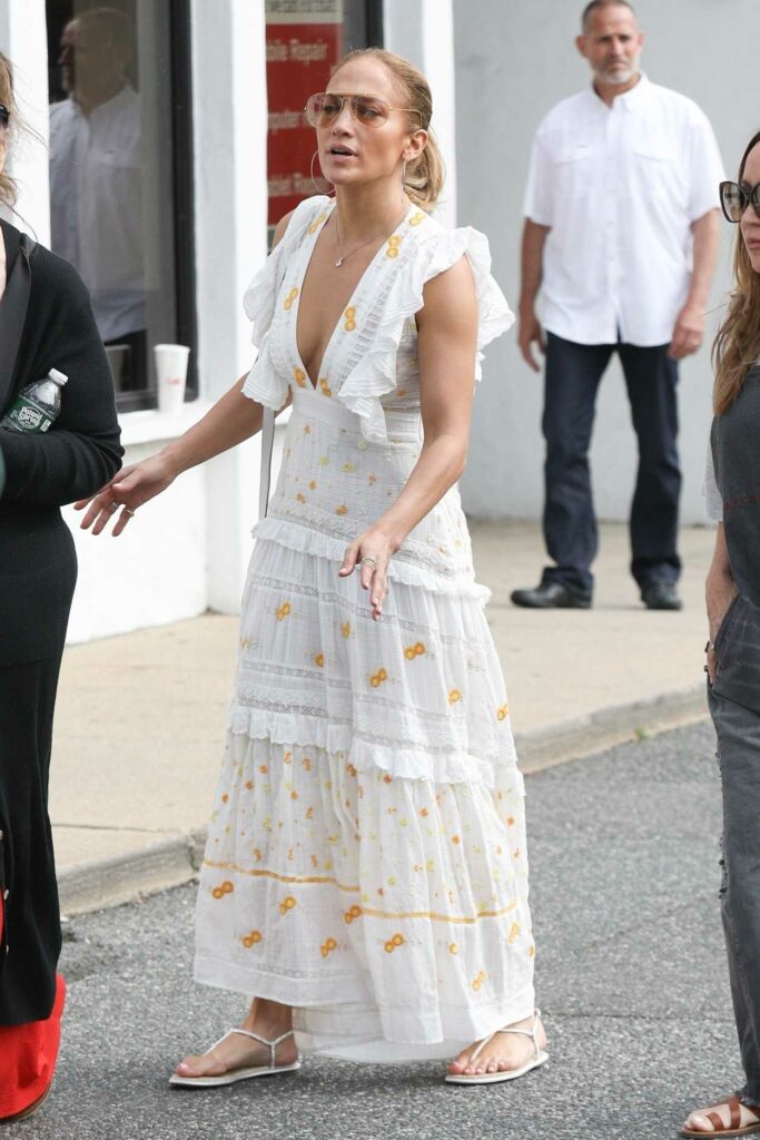 Jennifer Lopez in a White Plunging Summer Dress
