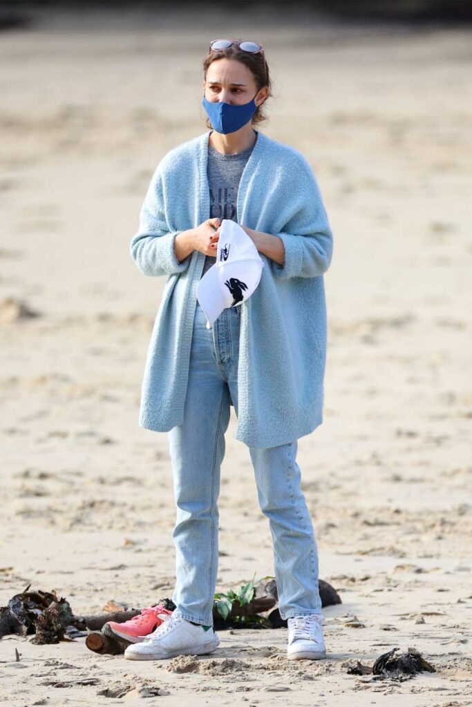 Natalie Portman in a Baby Blue Cardigan