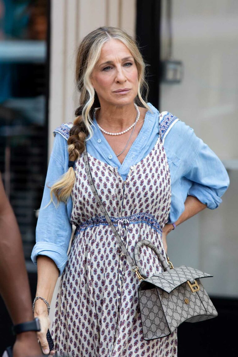 Sarah Jessica Parker on the Set of And Just Like That in New York 07/27 ...