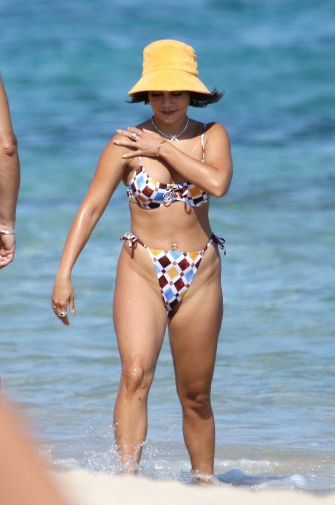 Vanessa Hudgens in Bikini