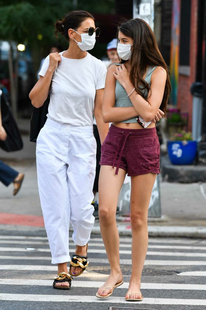 Katie Holmes  in a White Pants
