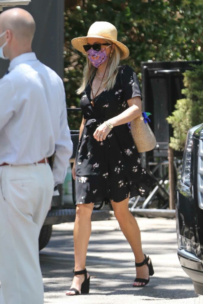 Reese Witherspoon in a Floral Dress
