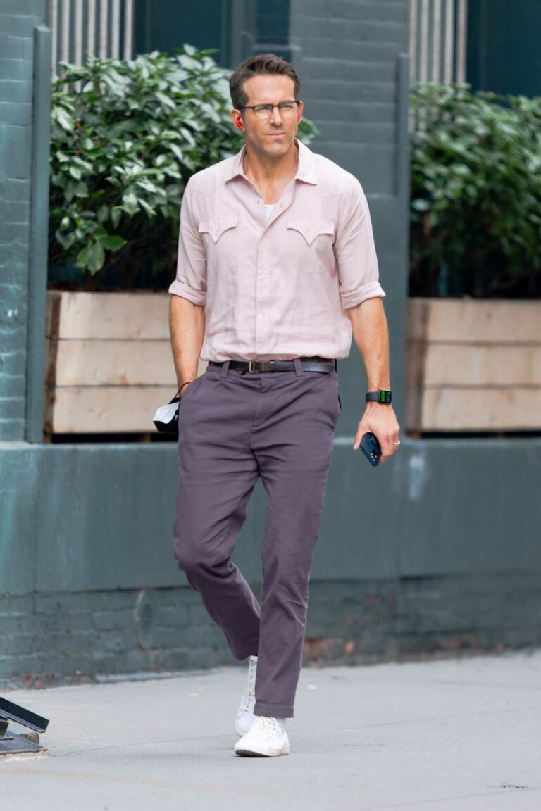 Ryan Reynolds in a White Sneakers Was Seen Out in New York 08/05/2021 ...