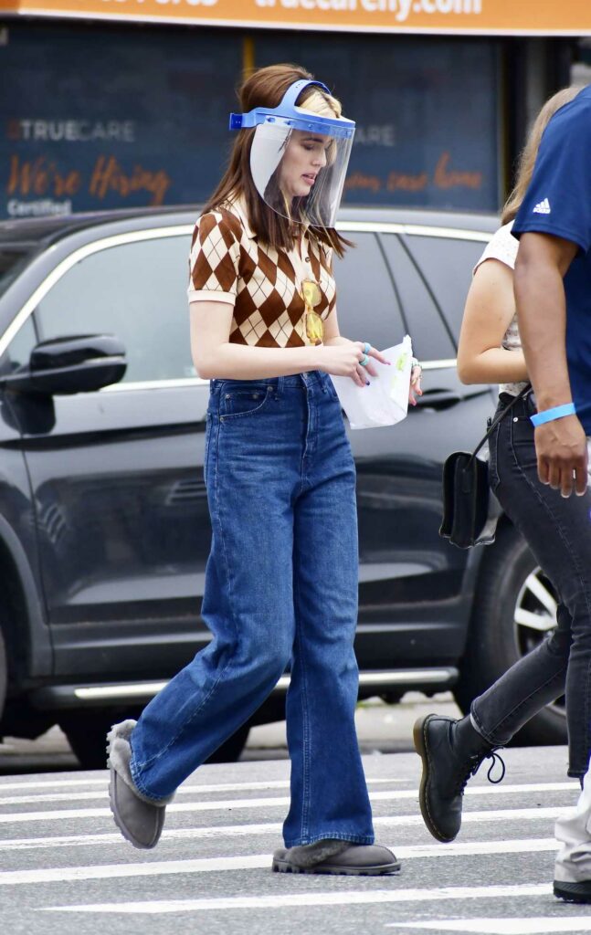 Zoey Deutch in a Blue Jeans