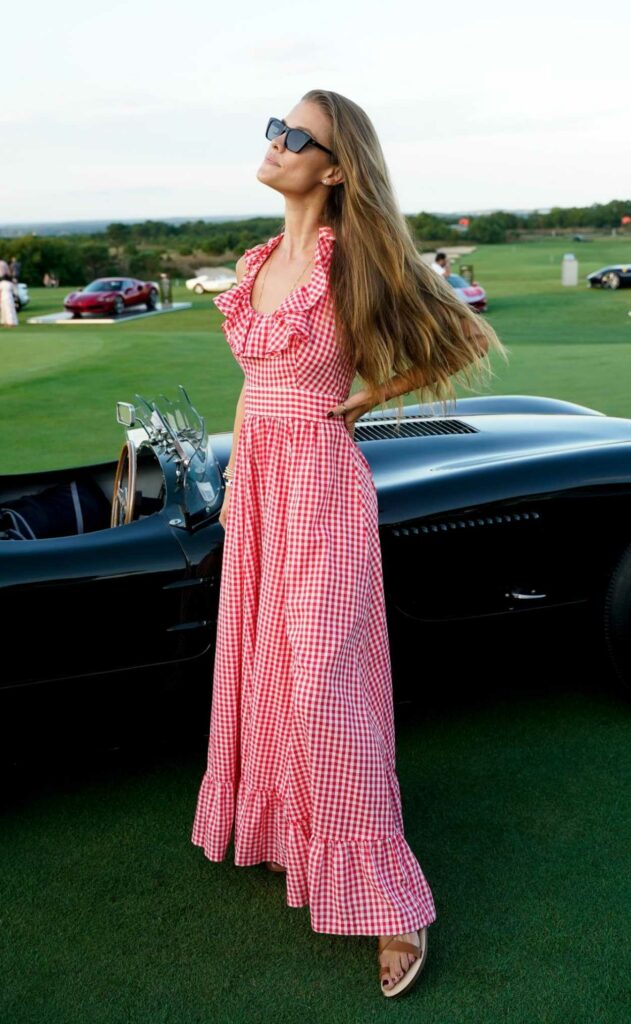Nina Agdal in a Pink Dress
