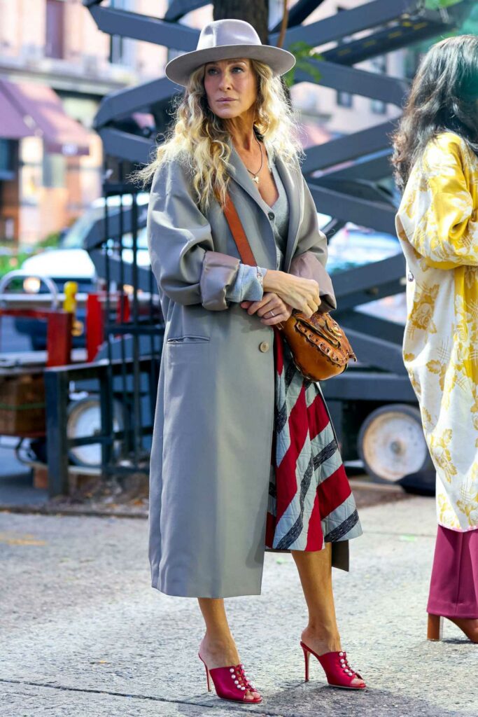 Sarah Jessica Parker in a Grey Trench Coat