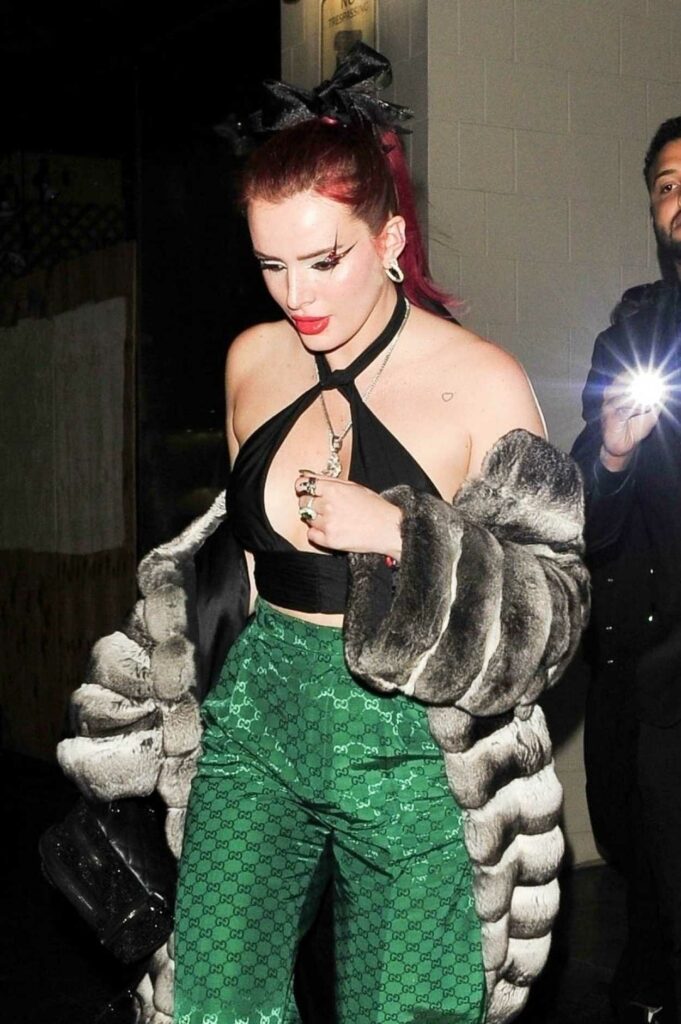 Bella Thorne in a Green Pants