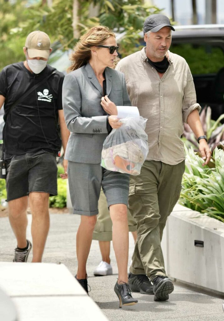 Julia Roberts in a Grey Blazer