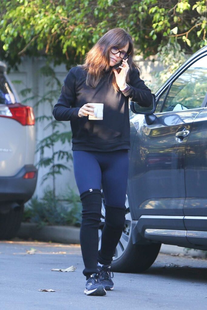 Jennifer Garner in a Black Hoodie