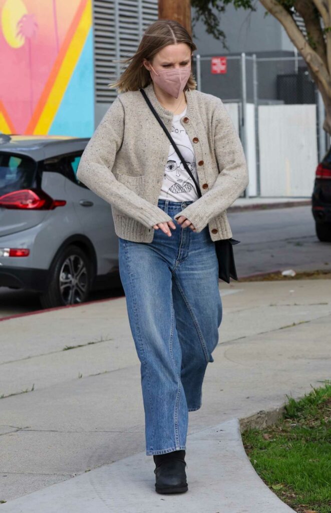 Kristen Bell in a Beige Cardigan