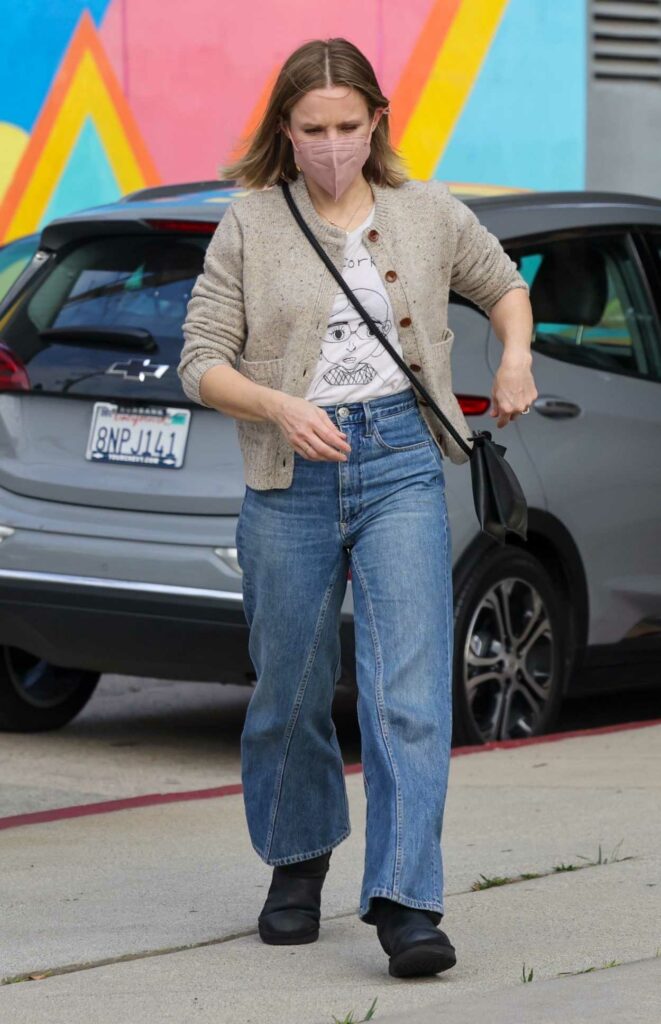 Kristen Bell in a Beige Cardigan