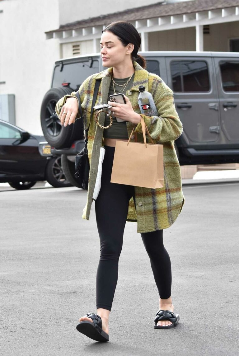 Lucy Hale in a Black Flip-Flops Visits a Local Spa in Los Angeles 01/29
