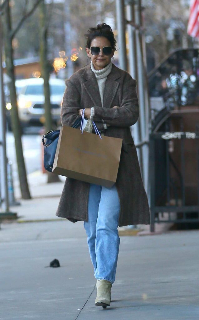 Katie Holmes in a Blue Jeans