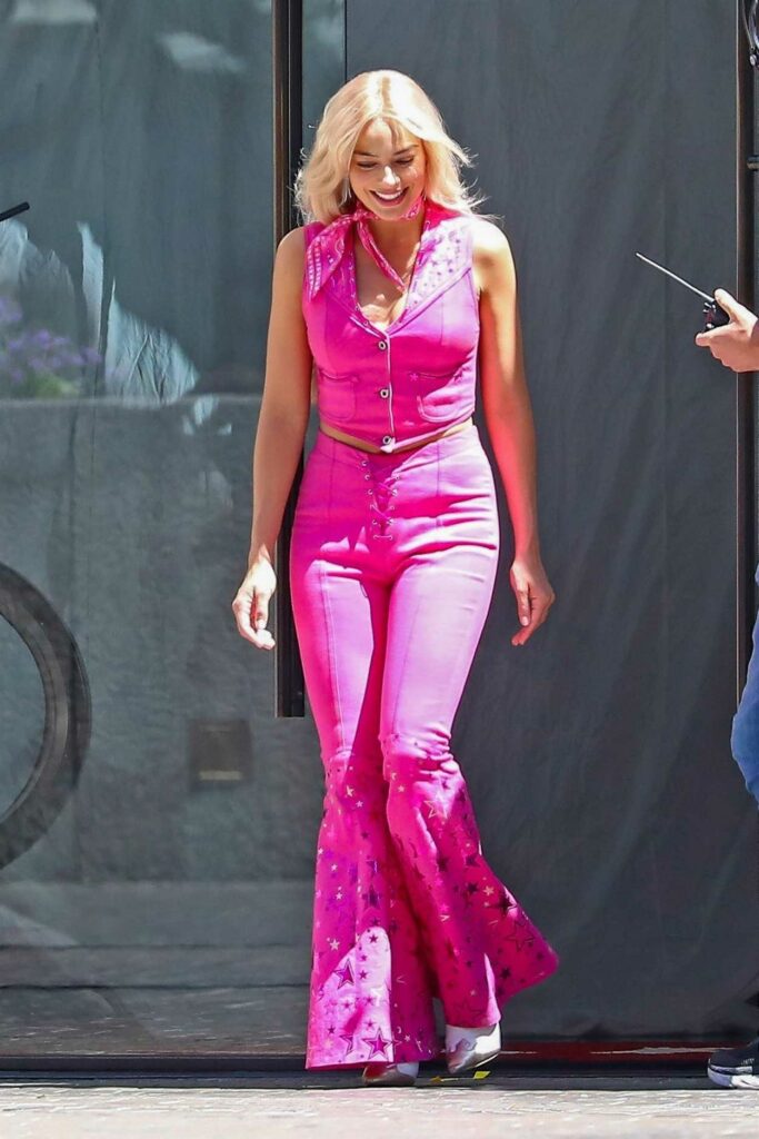 Margot Robbie in a Pink Ensemble