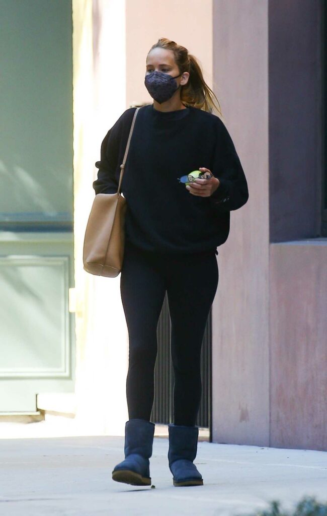 Jennifer Lawrence in a Black Sweatshirt