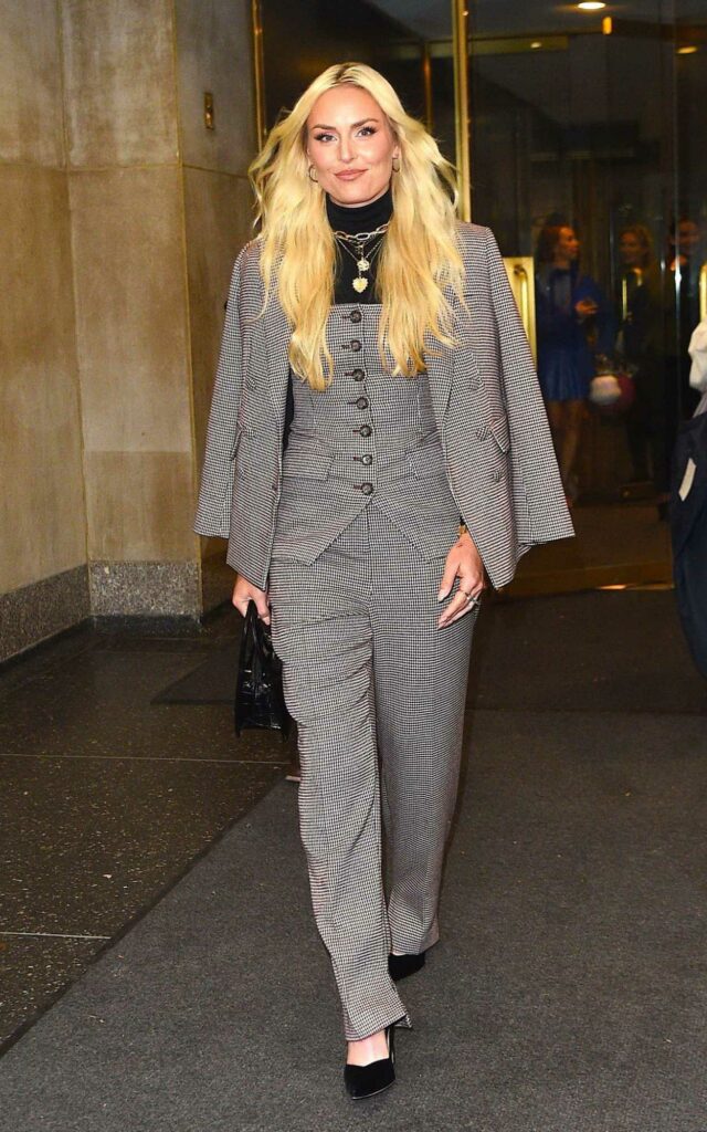 Lindsey Vonn in a Houndstooth Patterned Pantsuit
