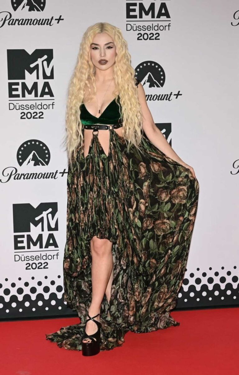 Ava Max Attends 2022 Mtv Europe Music Awards At Psd Bank Dome In Duesseldorf 11132022