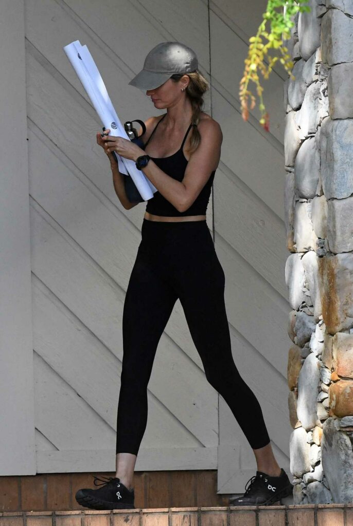 Gisele Bundchen in a Black Exercise Wear