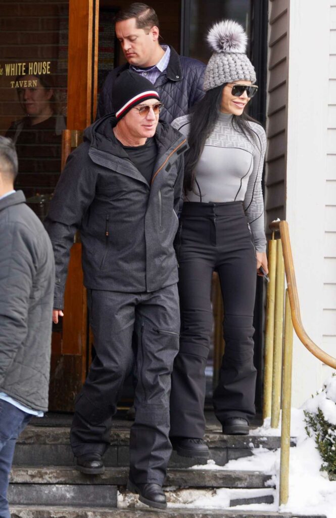 Lauren Sanchez in a Grey Knit Hat