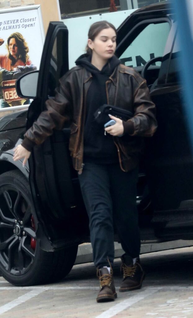 Hailee Steinfeld in a Brown Leather Jacket