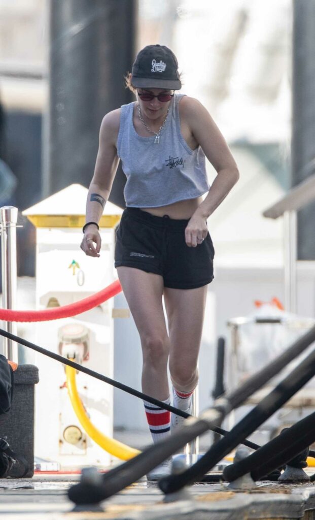 Kristen Stewart in a Grey Cropped Tank Top