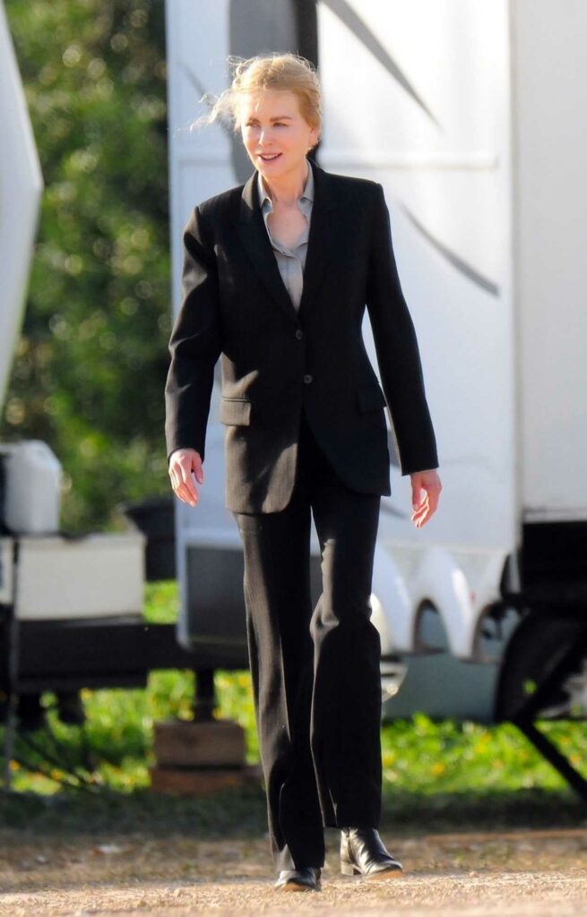 Nicole Kidman in a Black Pantsuit