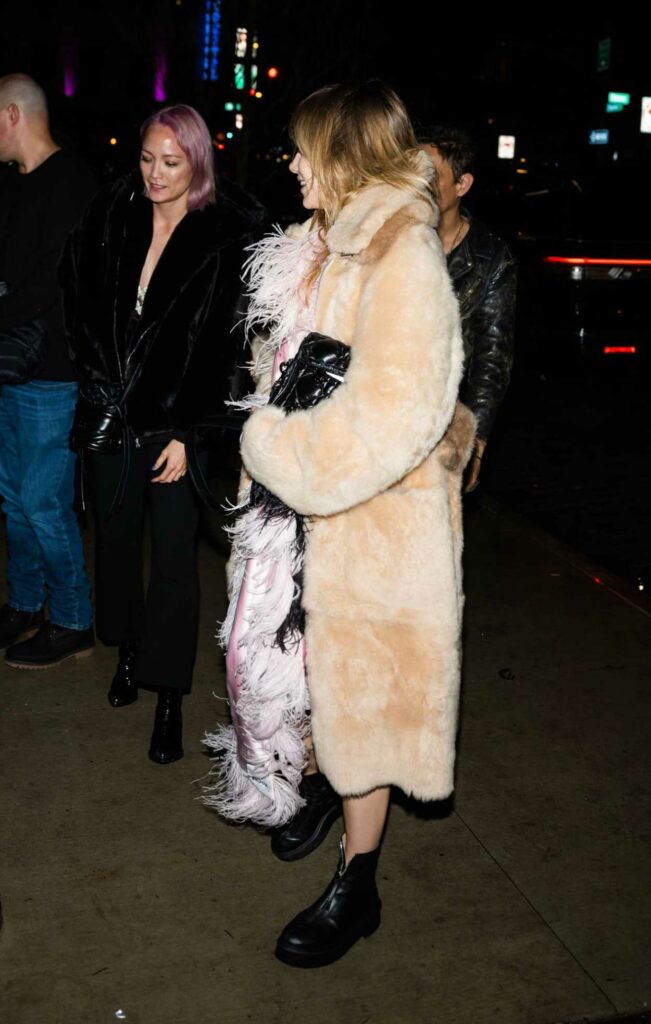 Suki Waterhouse in a Beige Fur Coat