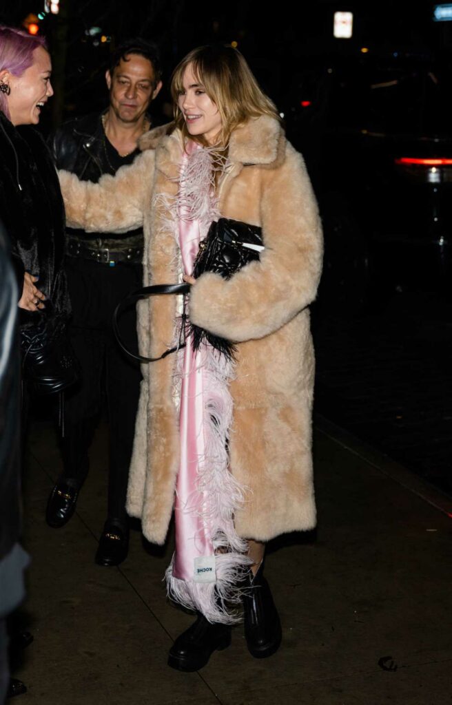Suki Waterhouse in a Beige Fur Coat