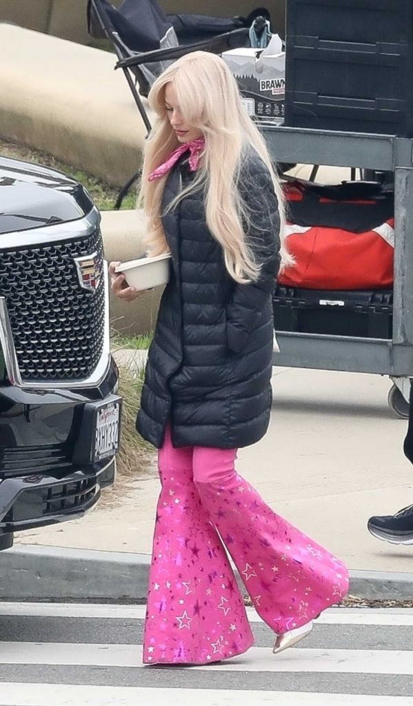 Margot Robbie in a Pink Pants