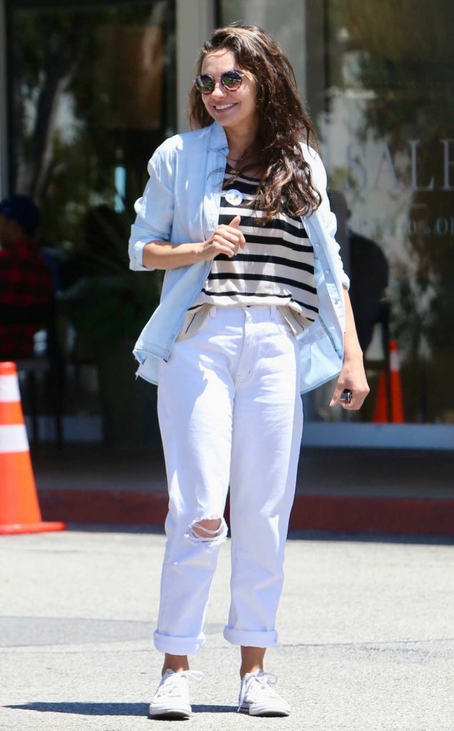 Mila Kunis in a White Ripped Jeans