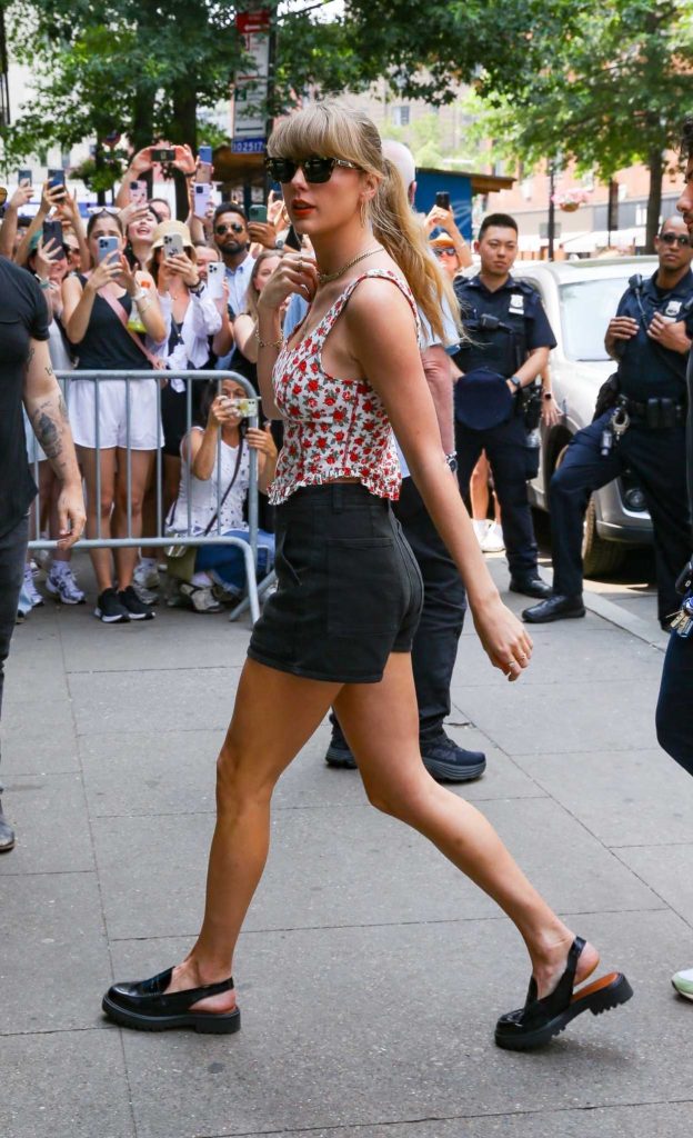 Taylor Swift in a Black Shorts
