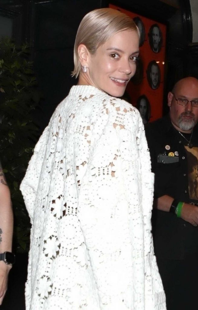 Lily Allen in a White Knitted Ensemble