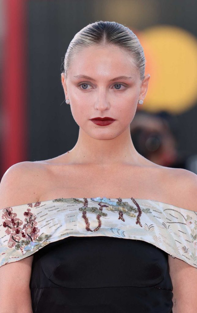 Beatrice Vendramin Attends Felicita Red Carpet During the 80th Venice