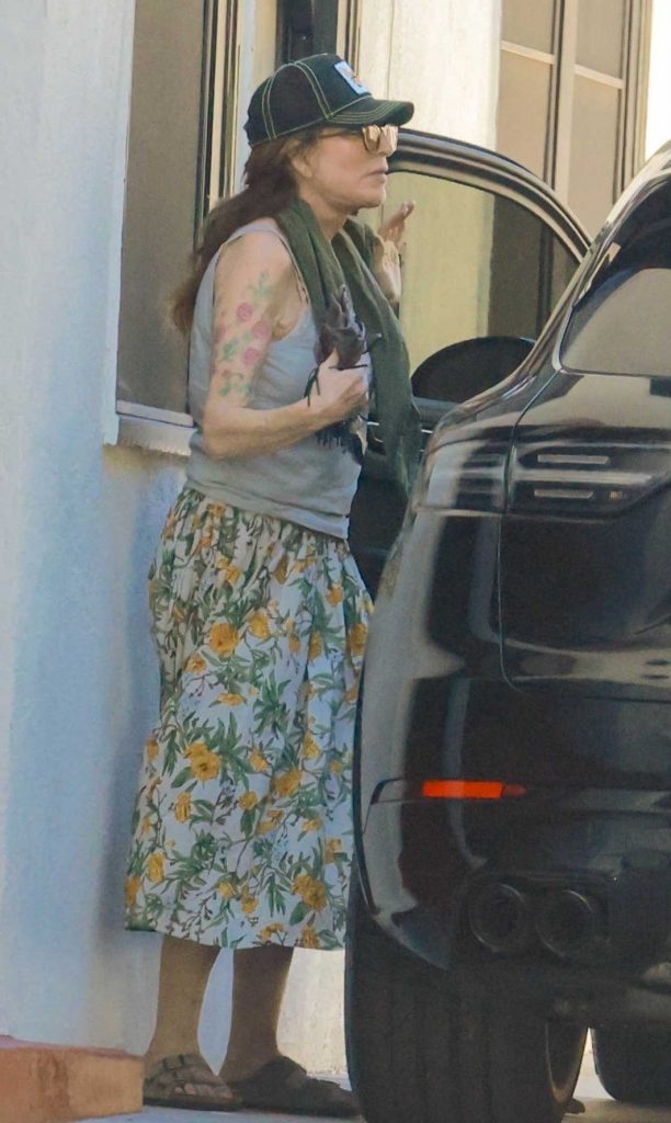 Katey Sagal in a Floral Skirt