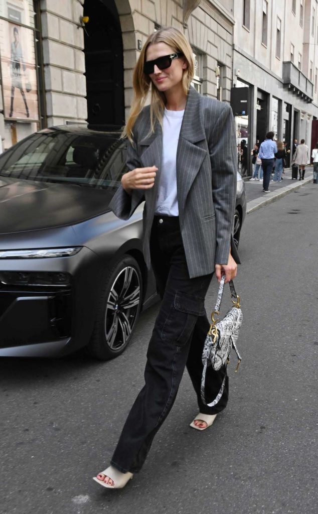Toni Garrn in a Grey Blazer