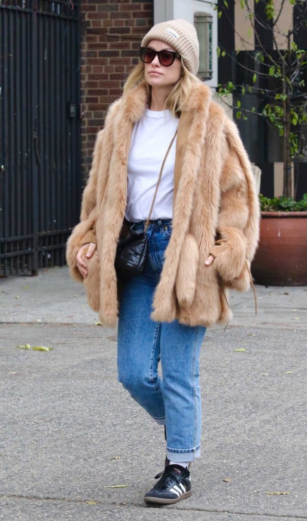 Olivia Wilde in a Beige Fur Coat